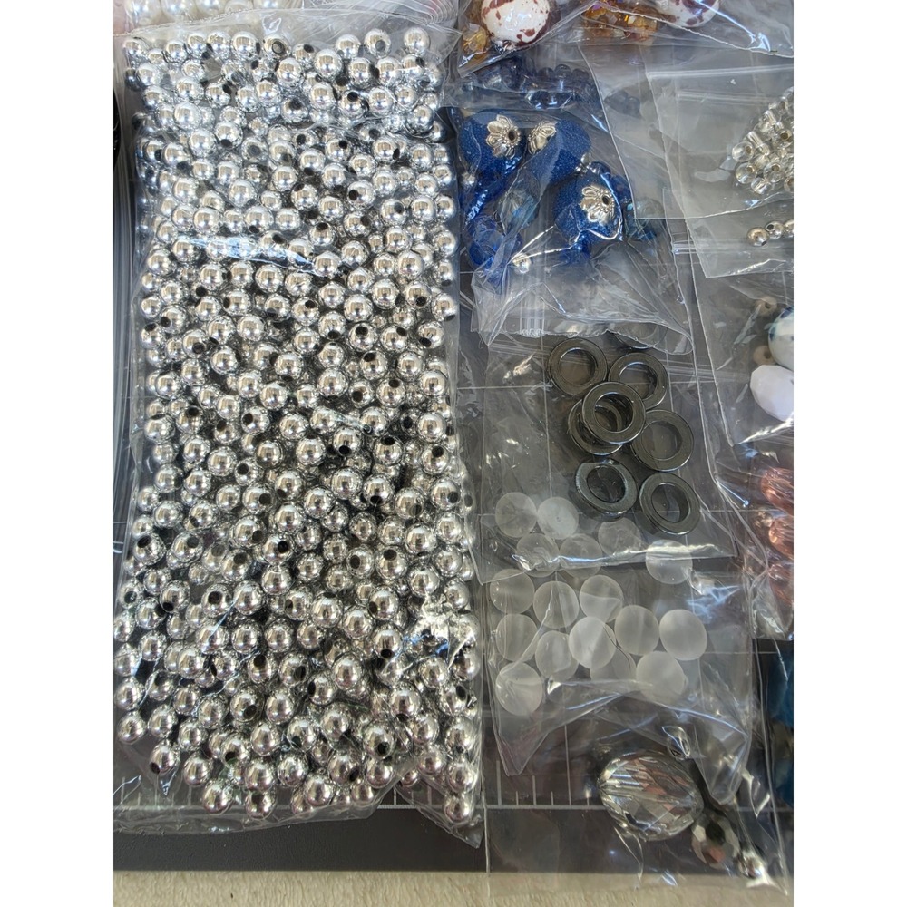 Jewelry Making Bead Lot Destash Seed Beads Glass Shell Findings Mixed Media 30pc - Picture 6 of 8